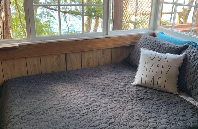 Cozy Cabin on Powell Lake - Panoramic Views -