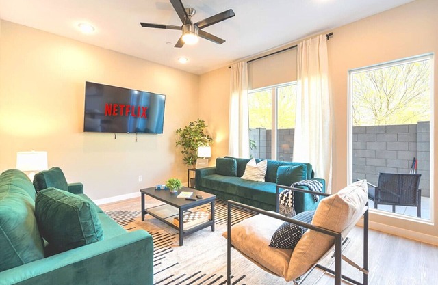 Cozy Cactus I 5 Bed Suite w/Pool I Stadium & Golf