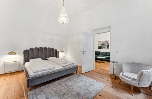 Cozy Central Couple Apartment