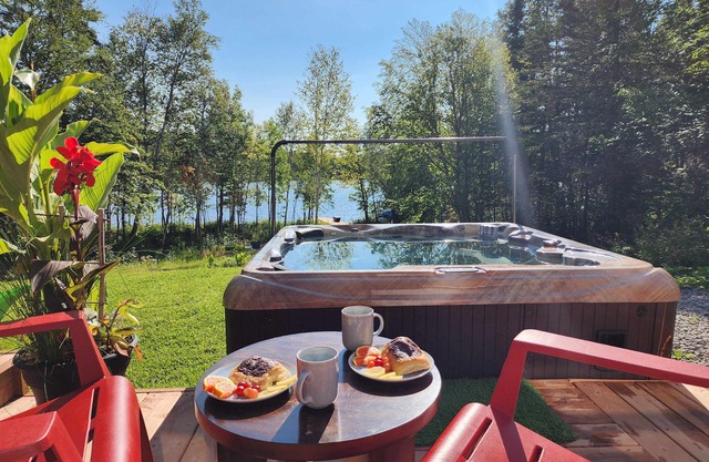 Cozy Chalet by the Lake | Your Perfect Escape