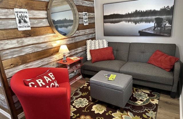 Cozy Coastal Cabin w/Hot Tub