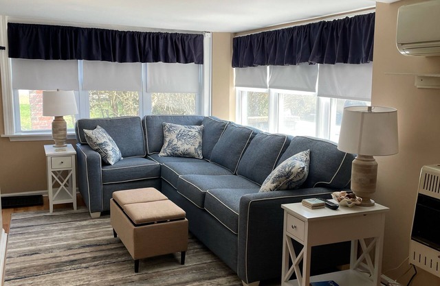 Cozy Condo steps to the beach. 3 BR, 2 BA, Reserved parking and Outdoor Shower.