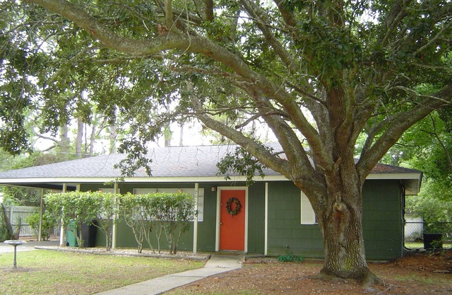 Cozy Cottage Close to Beach, Downtown and Casinos