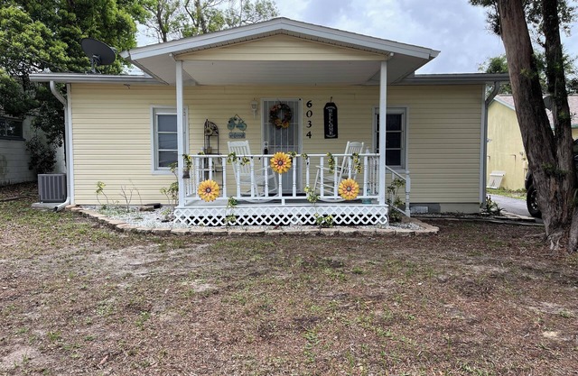 ❤️❤️Cozy Cottage On Central PET FRIENDLY, 2 BLOCKS OFF MAIN STREET🐈🐩🏡