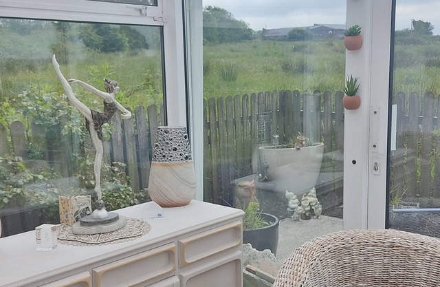 Cozy Cottage Retreat in Listowel pet Friend