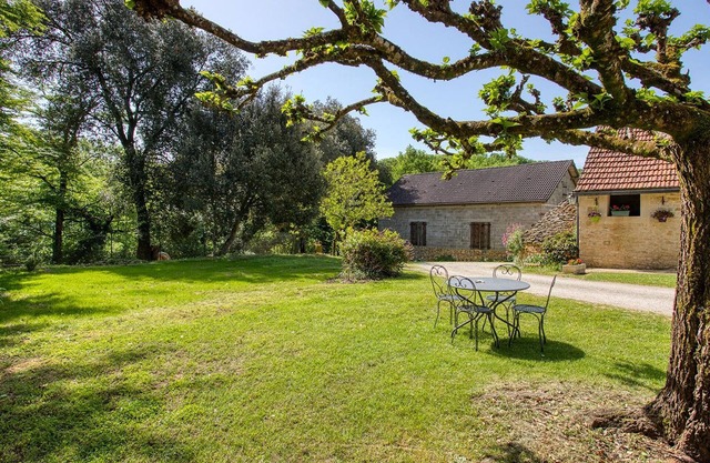 Cozy Cottage with Garden, A/C, Near Dordogne River, Perfect for Sightseeing and Outdoor Activities