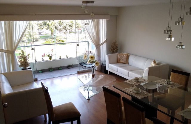 Cozy & Elegant Bedroom with Private Bathroom in a apartment across a cute Park