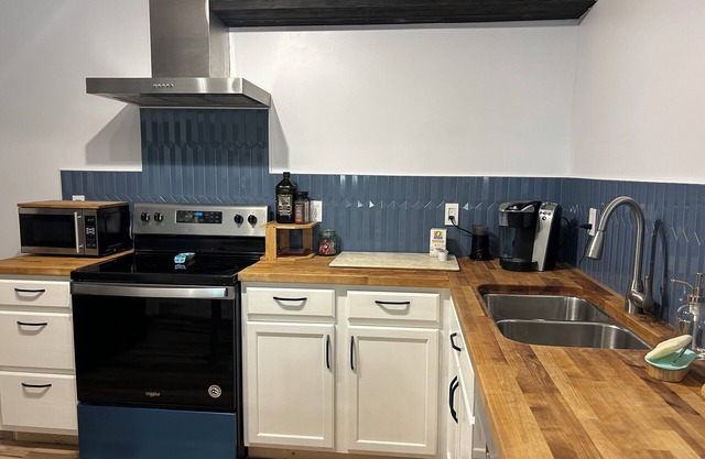 Cozy Family Friendly 2 Bedroom 1 Bathroom