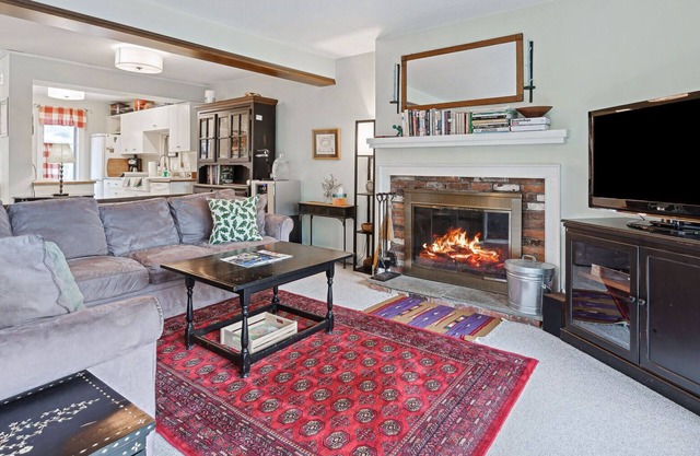 Cozy Fireplace, Pets, Club Access! - Saltbox 9A