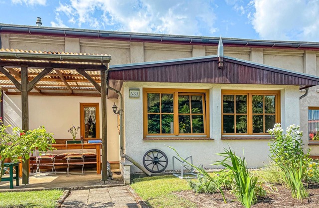 Cozy home in Dabel with WiFi