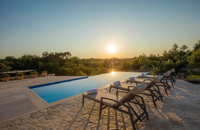 Cozy home in Dobrinj with sauna