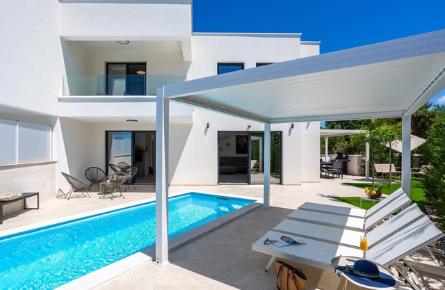 Cozy home in Linardici