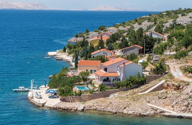 Cozy home in Lukovo Sugarje with WiFi