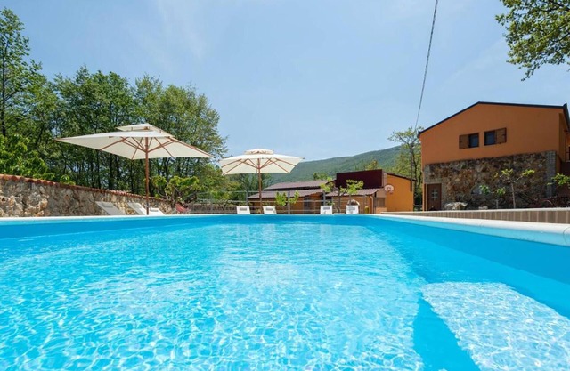 Cozy home in Maovice with sauna