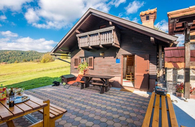 Cozy home in Prezid with WiFi