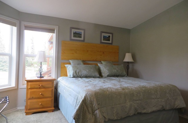 Cozy House Near Denali sleeps up to 6 persons