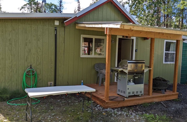 Cozy little cabin, great for a fishing trip or just getting away