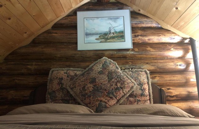 Cozy Log Cabin In Pristine Nature