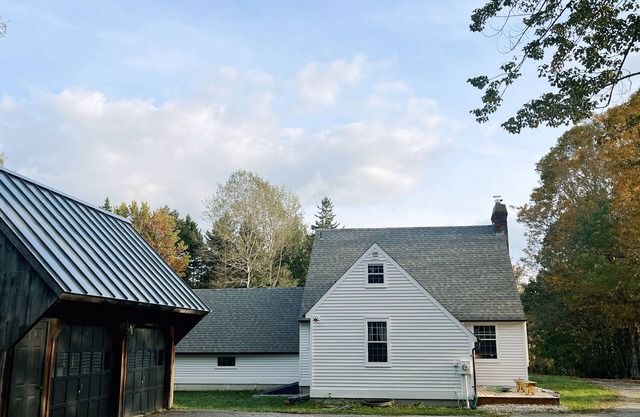 Cozy mountain retreat minutes from downtown Wilmington and Mt.Snow