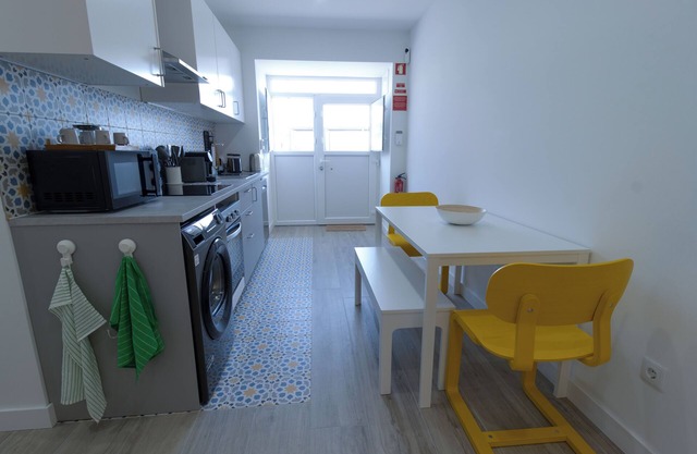 Cozy one-bedroom apartment in the center of Sesimbra. For 4 people
