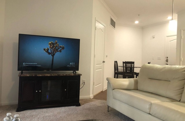Cozy one bedroom + .Full bathroom + living & Dining area