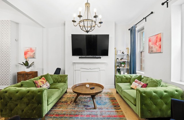 Cozy Pittsburgh Home with King Beds - short drive to all