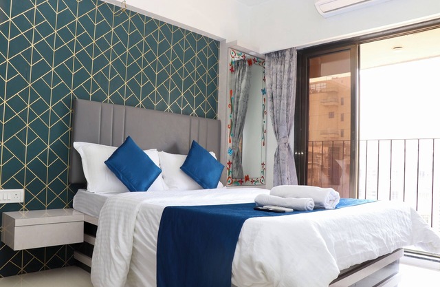 Cozy Private Room, 2BHK Stay in Powai, Room in an Apartment,