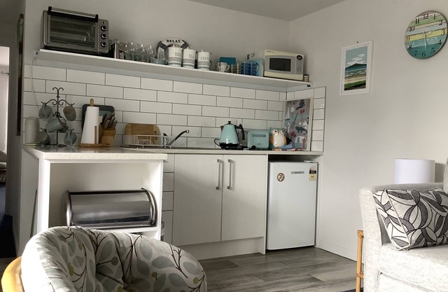 Cozy Pt Chevalier self contained unit