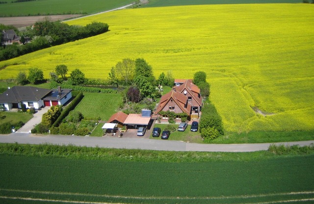 Cozy, quiet apartment with a separate entrance on the Baltic Sea. WIRELESS INTERNET ACCESS.