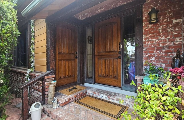 Cozy relaxing home No pet feesn