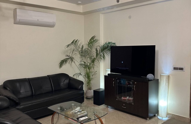 Cozy room in Apartment nestled in Pink City Jaipur with amazing Tour Experience