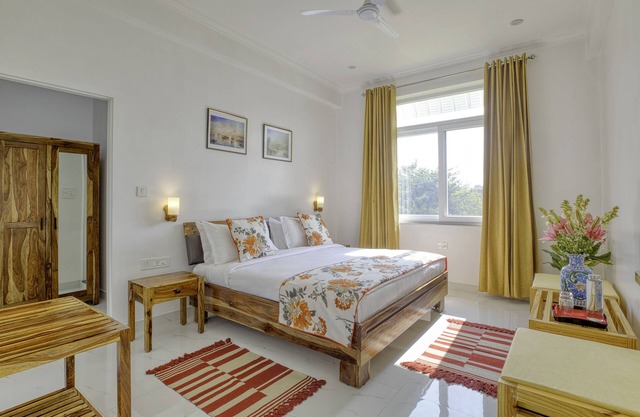 Cozy room in Jaipur amidst lush greens. Experience Indian Hospitality!