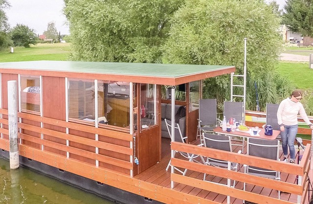 Cozy ship in Neustrelitz with WiFi