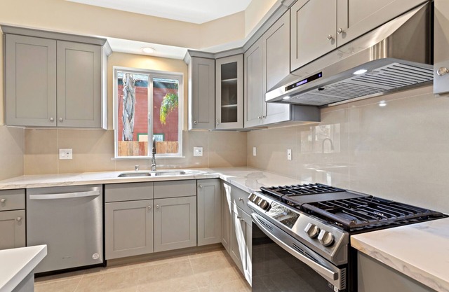 Cozy spacious house near RoseBowl, DTLA, and more