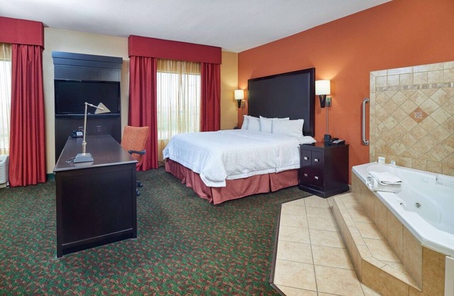 Cozy Stay w/Modern Amenities Near I-35! Free Breakfast, Indoor Pool!