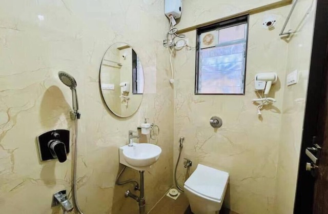 Cozy Studio by THE BNB STAY at Malad West