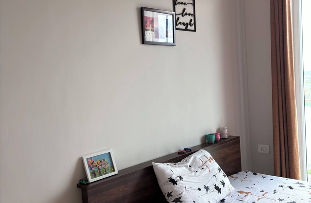 Cozy studio in pleasant Haralur with WiFi, AC and lake View