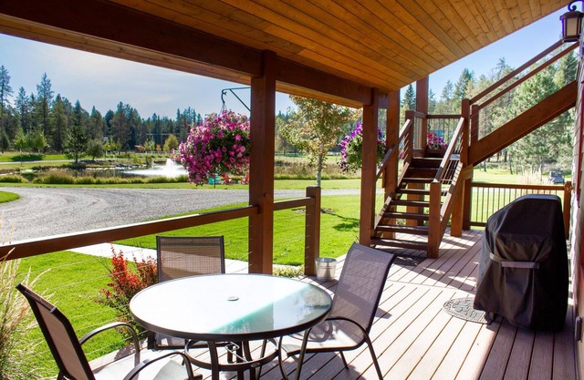 Cozy suite on large property, close to skiing and glacier national park