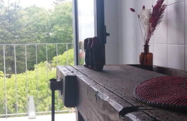 Cozy T1 with large balcony, in the center of Villa Grandola