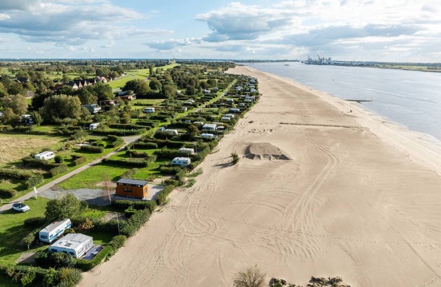 Cozy tiny house on the beach