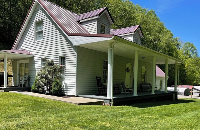 Cozy trail house at the Hatfield McCoy Trails