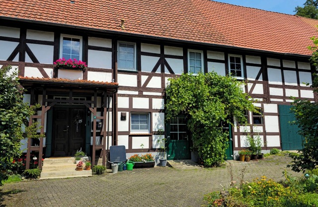 Cozy vacation apartment Streckhofidylle in the picturesque town village of Uehrde