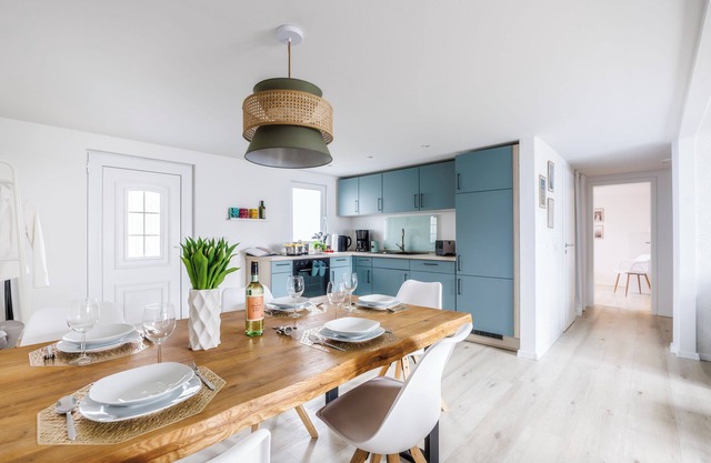 Cozy vacation home at the lake I terrace I 2 bedrooms I beach within walking distance I fireplace