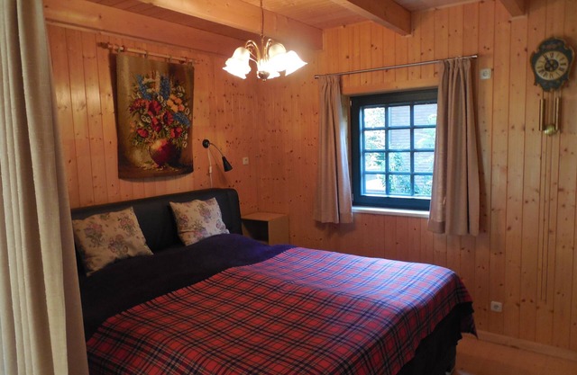 Cozy wooden cottage with Wi-Fi and feel-good atmosphere