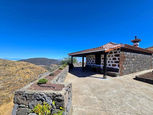 CR La Montañeta "by henrypole home"