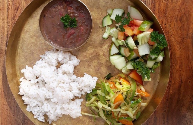 crispy views of snow-clad majestic Himalayas