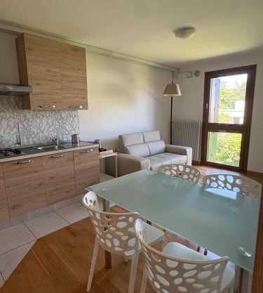 Crossroads Apartment