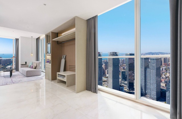 Crowne Plaza Dalian Xinghai by IHG