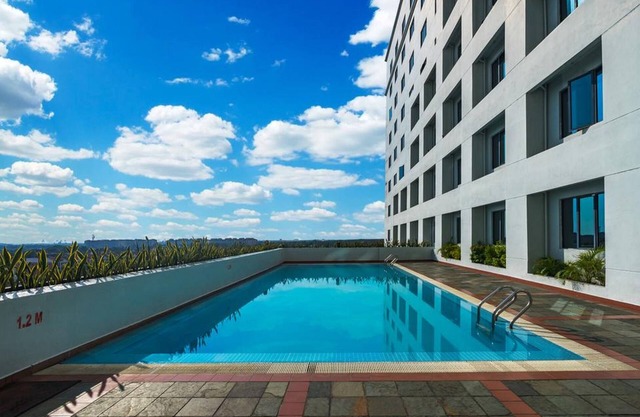 Crystal Crown Hotel Harbour View