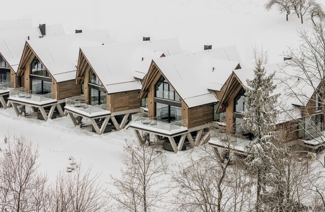 Crystal Pine Spa - LoftAffair Collection